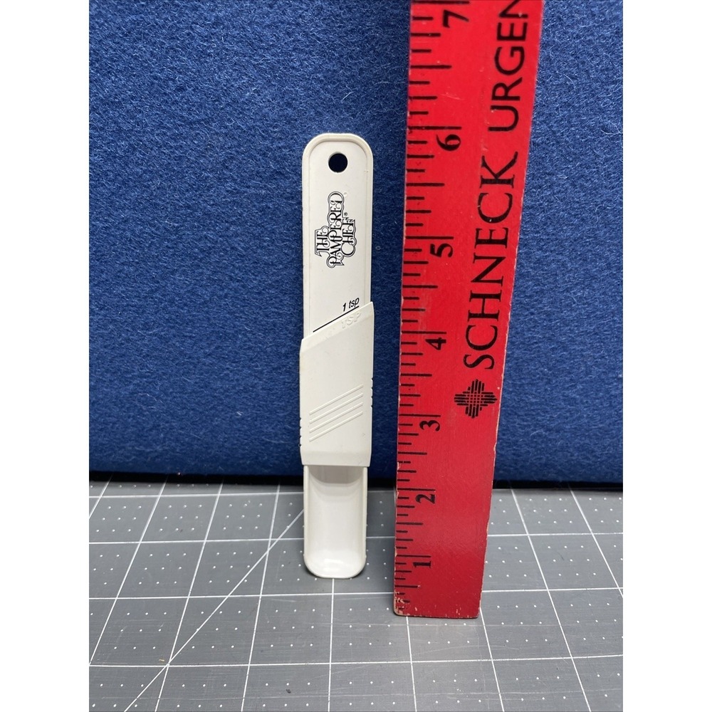 The Pampered Chef Adjustable Measuring Spoon Teaspoon TSPā White 1/8tsp-1tsp
